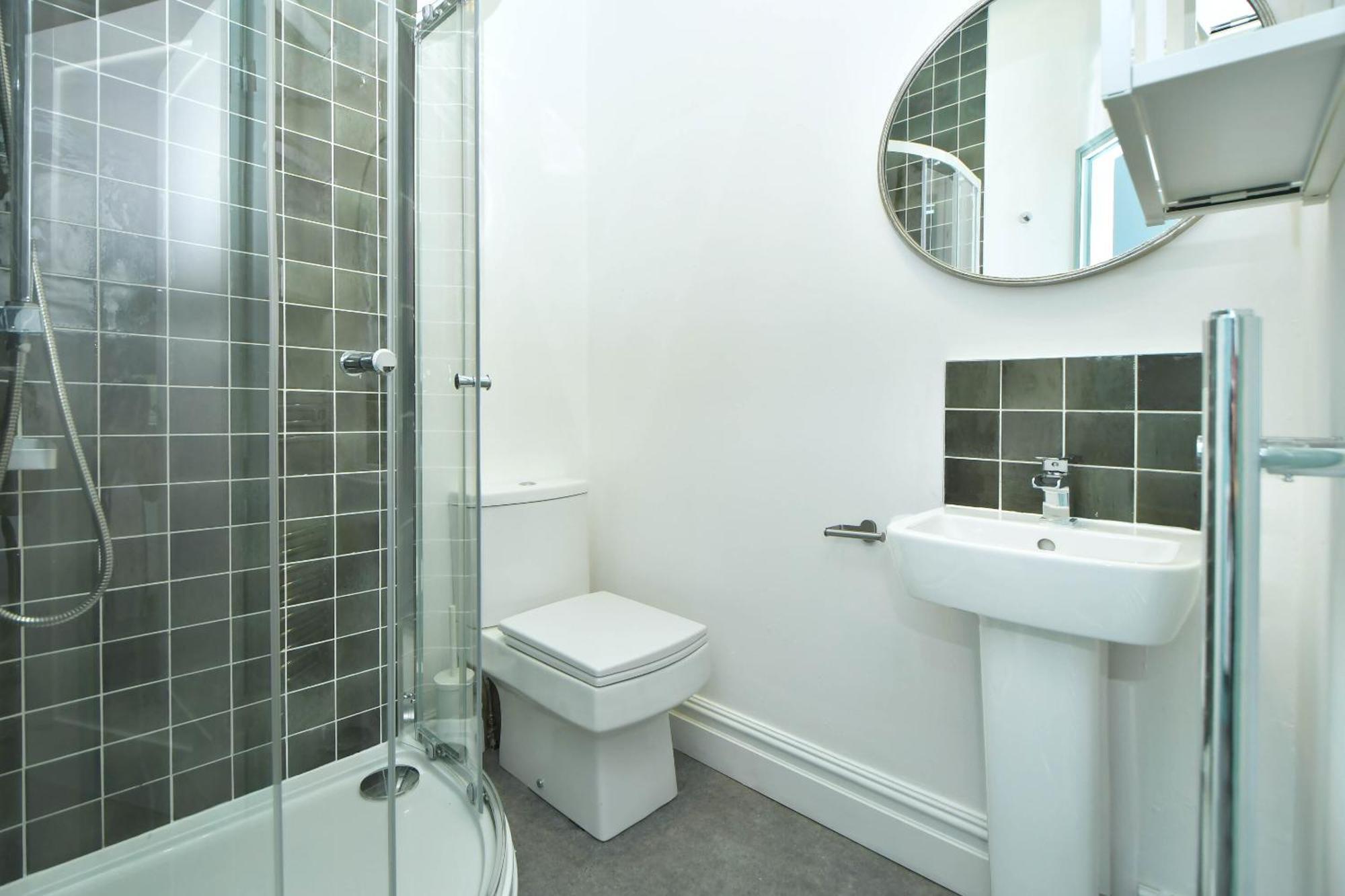 Guest house One Battison - Affordable Rooms, & In On Trent