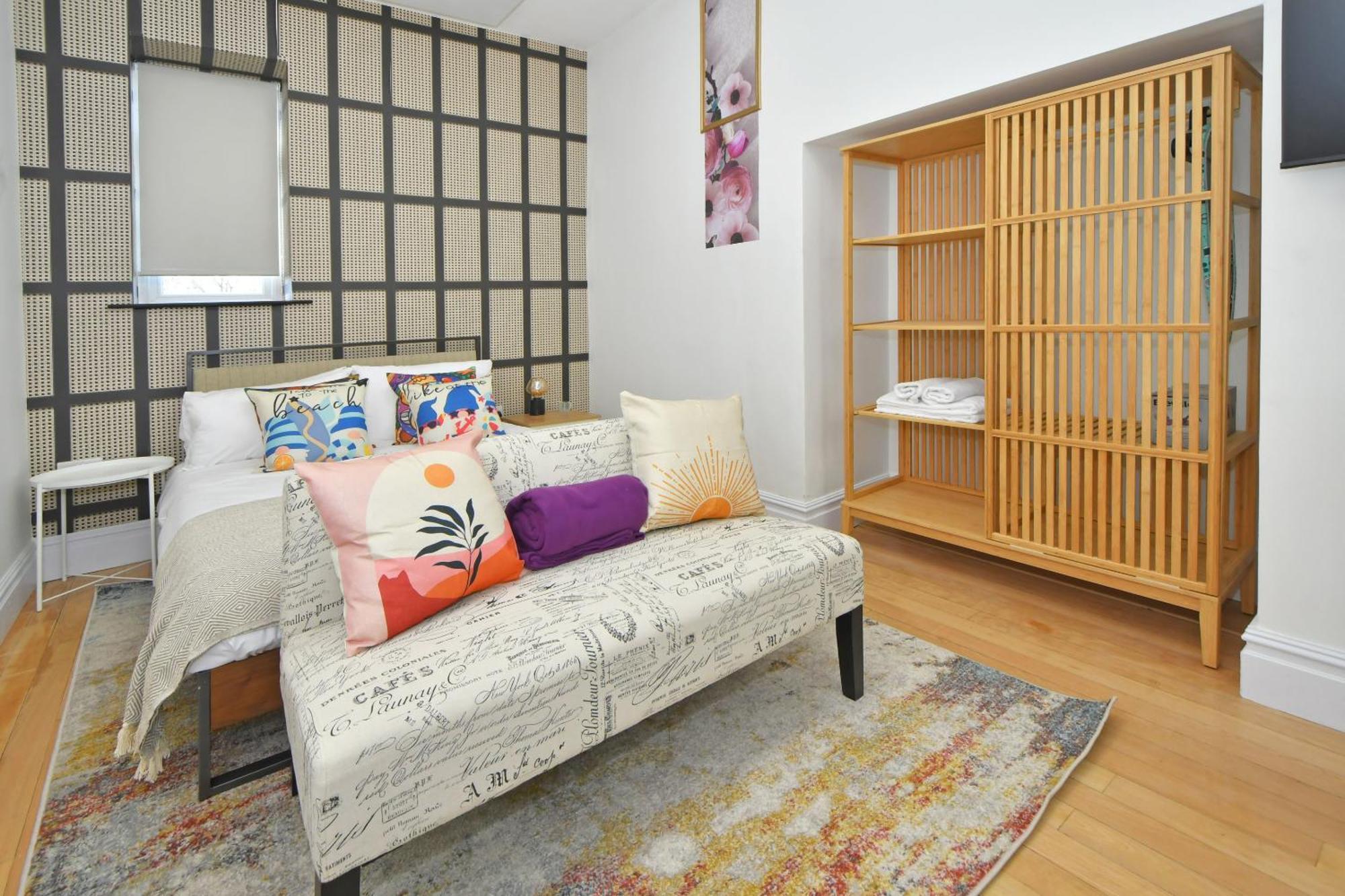 One Battison - Affordable Rooms, & In On Trent Guest house